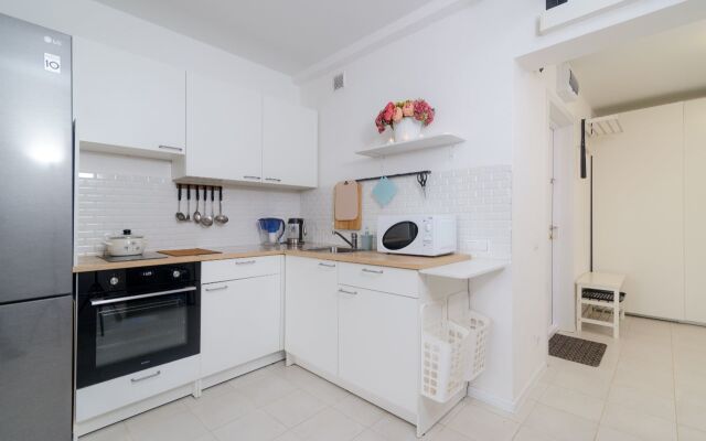 Na Salaryevskoy 16/1 Flat