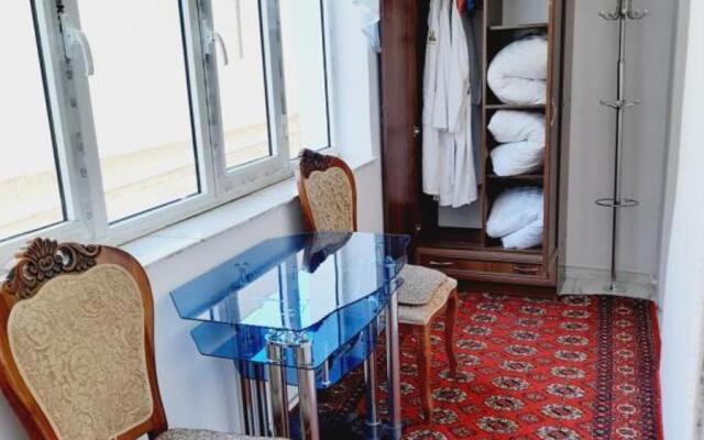 Parvina Hotel