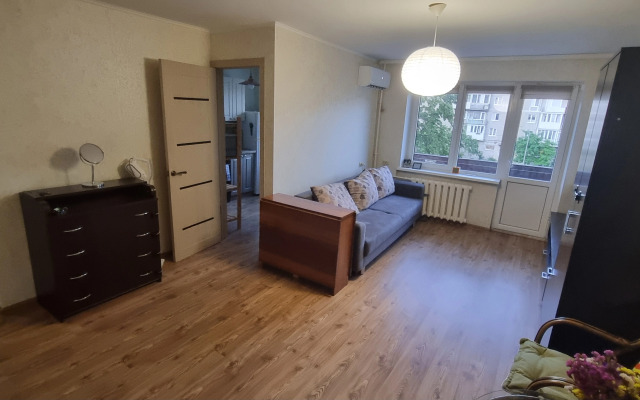Uyutnaya Odnushka V 10 Minutakh Ot Morya Flat