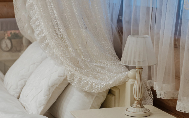 Частный дом на берегу реки