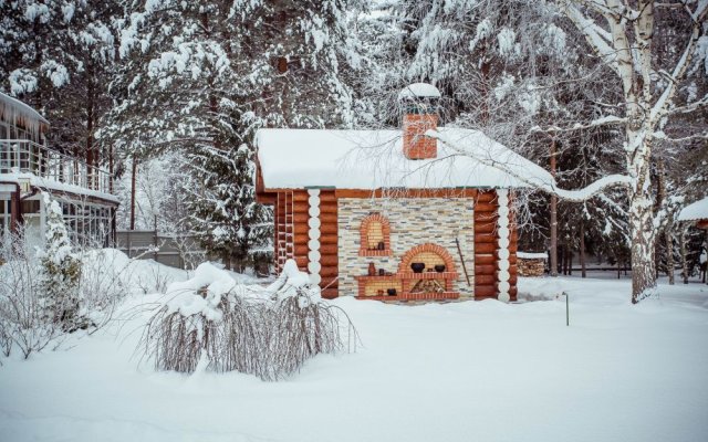 Загородный отель Дивный Мир Хижина 3***