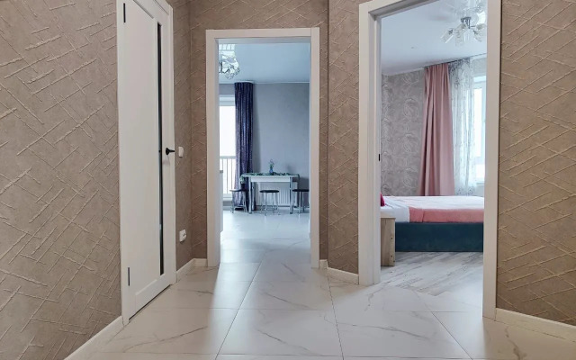 Na Ulitse Semyi Shamshinykh 77 Flat