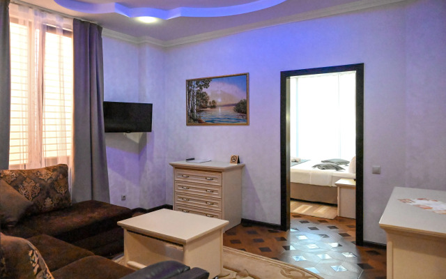 Shine House Hotel