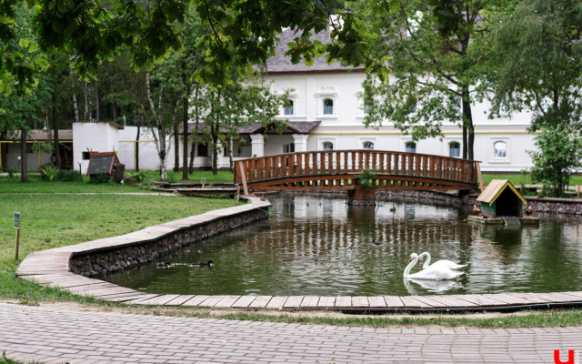 Russian Village Hotel