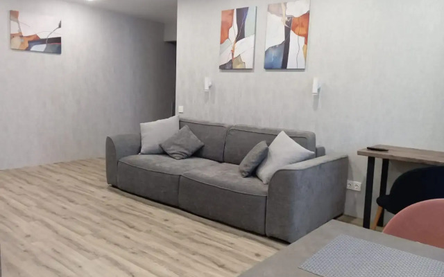 Квартира Высотная Двухкомнатная