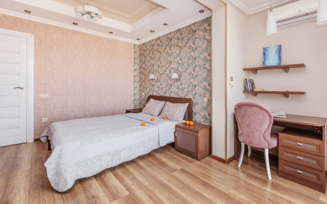 Per. Bogdana Khmelnitskogo 10 Flat