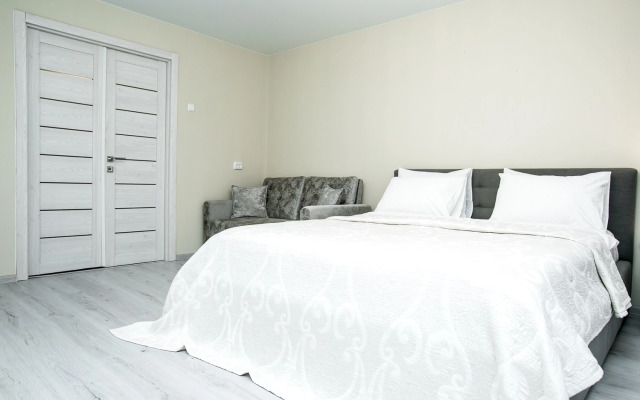 4 Komnatnye Nemiga 8 Tsentr! Apartments