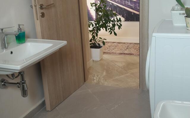 Sofi's Cozy Apartment-Near Port of Vlore, Apartment