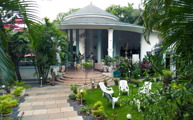 Sashas Holiday Village Resort