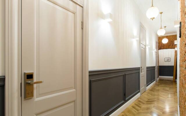 Apartment F12