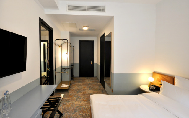 Castor & Pollux Hotel