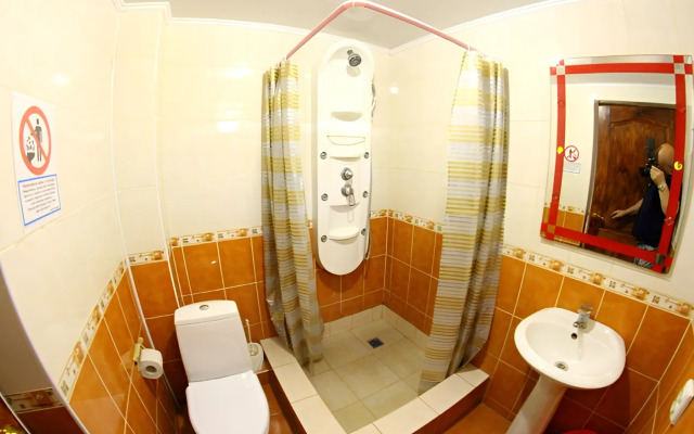 V Gostevom Dome ochag Living quarters