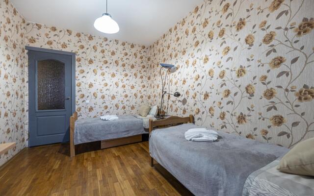 Апартаменты трёхкомнатные рядом с рыбной деревней