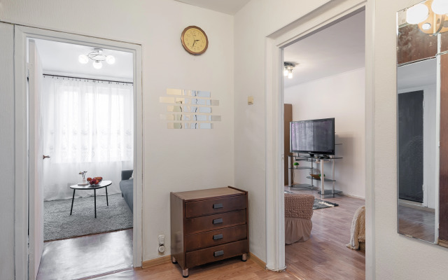 Dvukhkomnatnye Metro Nagornaya Apartment