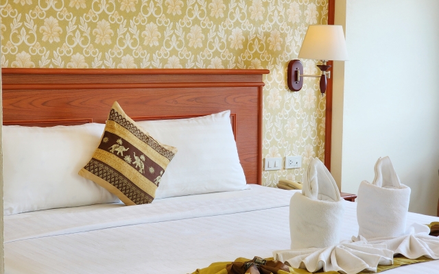 Phaithong Sotel Resort Hotel