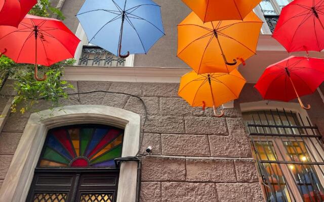 Istanbul Taksim Istiklal Street KAMIL Hotel - Historical
