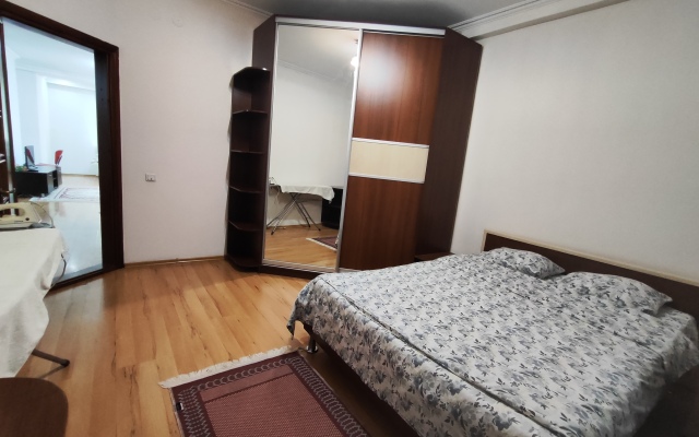Dvukhkomnatnye Uyutnye v Samom Tsentre Bishkeka Apartments
