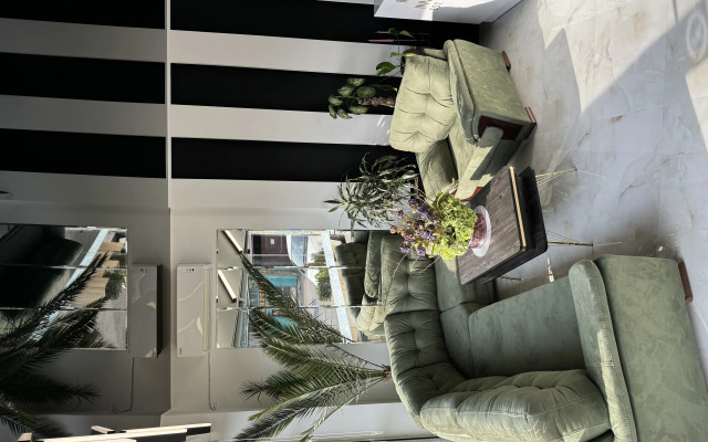 Mon Invite Hotel, Mini-Hotel
