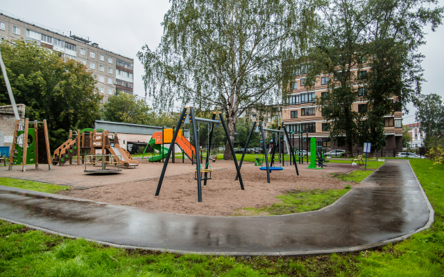 Reshetnikova 18 Flat