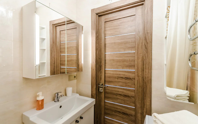 2-Kh Komn. Na Naberezhnoy Apartments