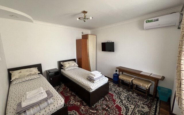 Minorai Hurd Hotel