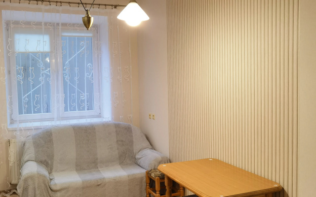 Hudozhnika Apartments
