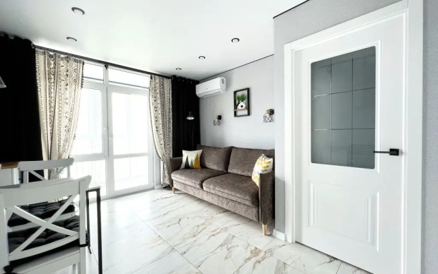 Stylish Apartments kravc Group v ZK "Parusa"