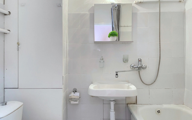 Квартира Welcome Home с Балконом у Метро Народное Ополчение