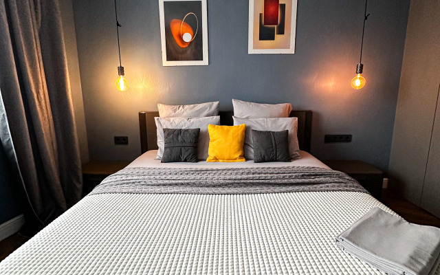 Апартаменты GEOMETRY - Просторная квартира с панорамным видом на реку в центре