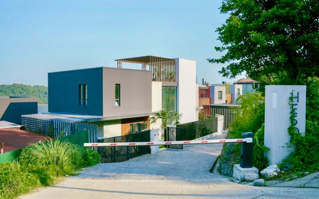 Nebo S Teplym Basseynom Dlya 8 Gostey Villa