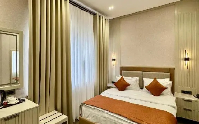 Nizami Central Park Hotel