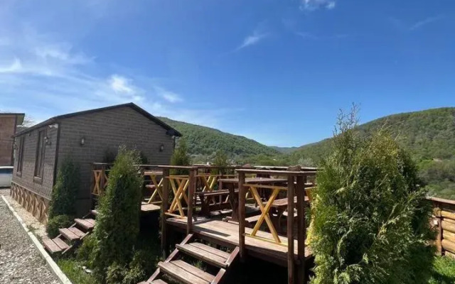 S basseynom Private house
