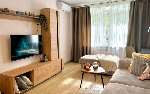 Квартира Трехкомнатная с Новым Дизайнерским Ремонтом