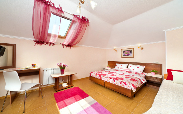 M+ Guest House
