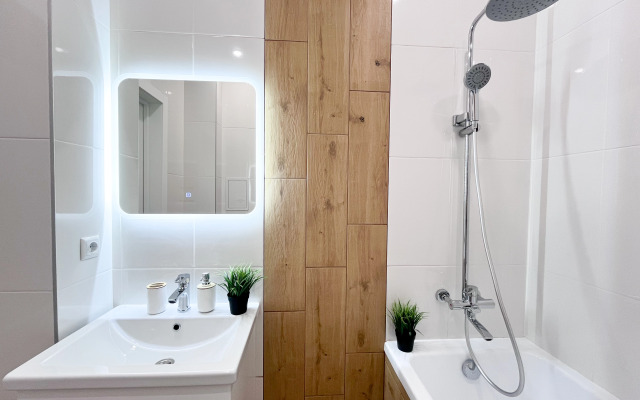 Dobrye Kvartiry S Terassoy Na Larina 45s6 Apartments