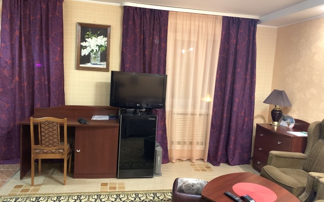 Studio na Lenina 23 Mirnydom Apartments