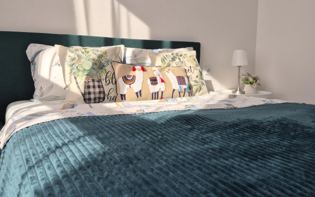 Квартира 1 комнатная улица Лучистая 8