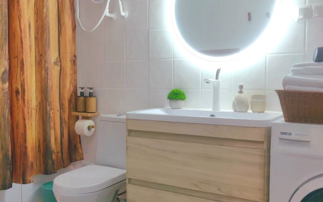 Апартаменты на улице Маршала Бирюзова 18