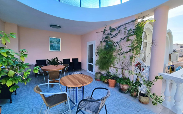 Milana Guest house