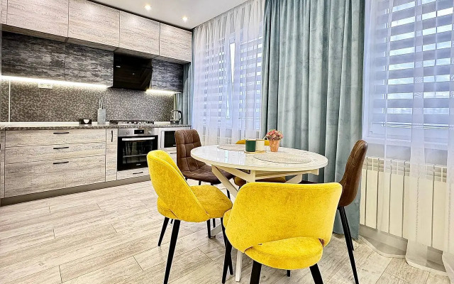 Dizaynerskie 3-Komnatnye Dlya Bolshoy Semyi Apartments