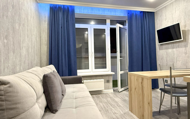 Uyutnaya Studiya Ryadom S Mostom Vlyublennykh Flat