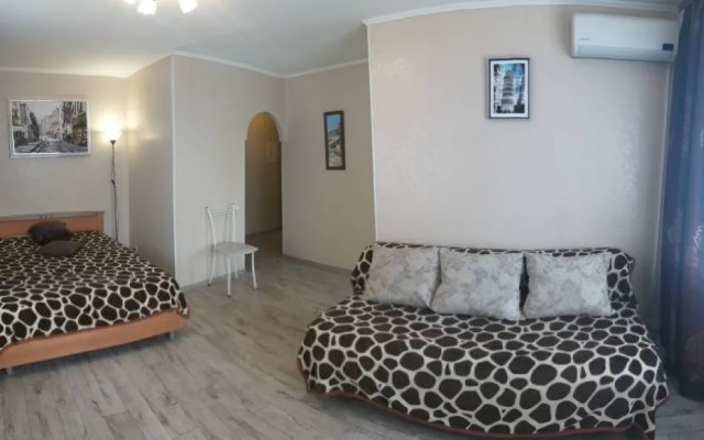 Na Ulitse Leningradskaya 83 Flat
