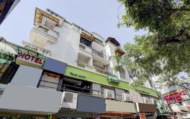 Krishna Palace Hotel