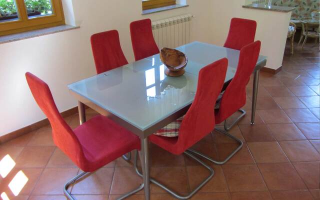 Holiday House By Hotenjka Guest House