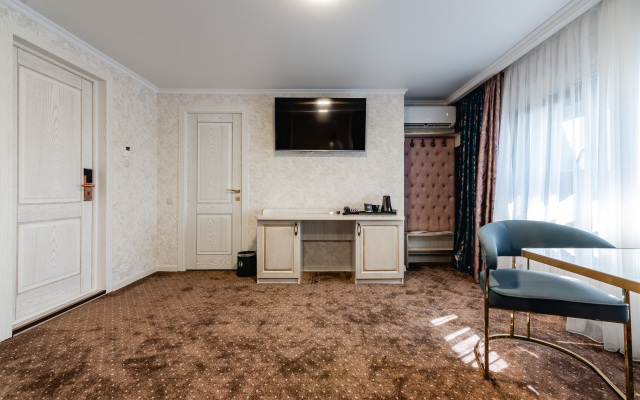 Rim Grand Hotel
