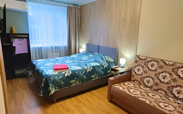 Апартаменты Двухкомнатные на втором этаже с балконом