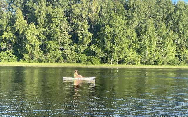 Гостевой дом на воде,хаусбот на р.Вуокса, карельский перешеек