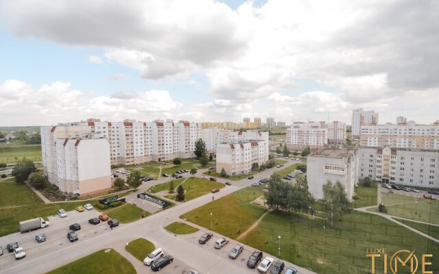Na Ulitse Tavlaya 72a Apartments