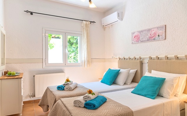 Cretan Lodge Heated Pool Villa