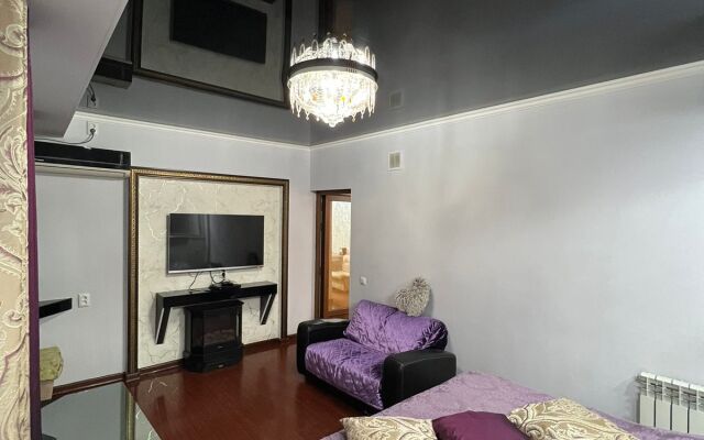 Na Prospekte Tauke Khana 33/3 Apart Hotel